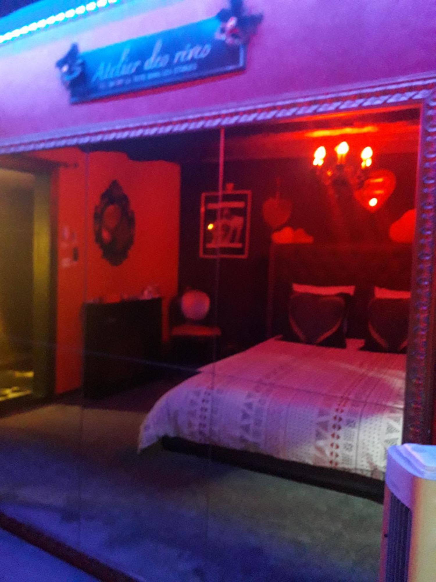 Love Room Le Rouge Et Noir Barr Extérieur photo