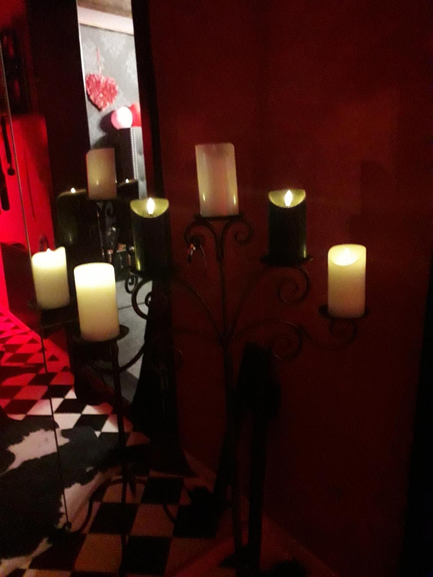 Love Room Le Rouge Et Noir Barr Extérieur photo